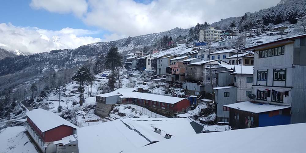 हिमपातपछि सोलुखुम्बुको सदरमुकाम सल्लेरी (फोटो फिचर)